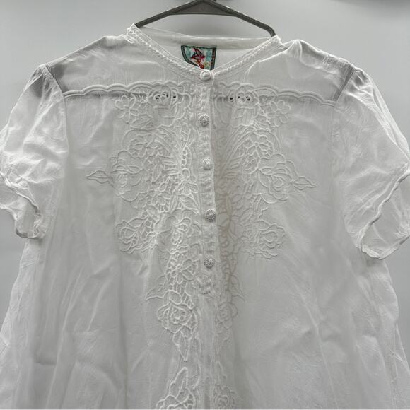 Johnny Was White Silky‎ Embroidered 1/4 Button Short Sleeve Tunic Top Sz XS - Picture 2 of 9